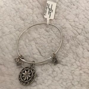 NWT Alex & Ani Silver Compass Bracelet